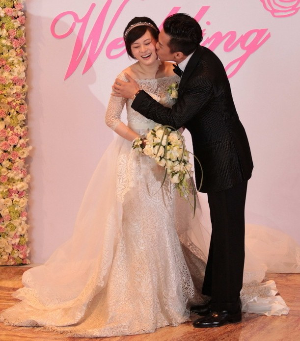 孙俪邓超顺利完婚 众星云集场面温馨